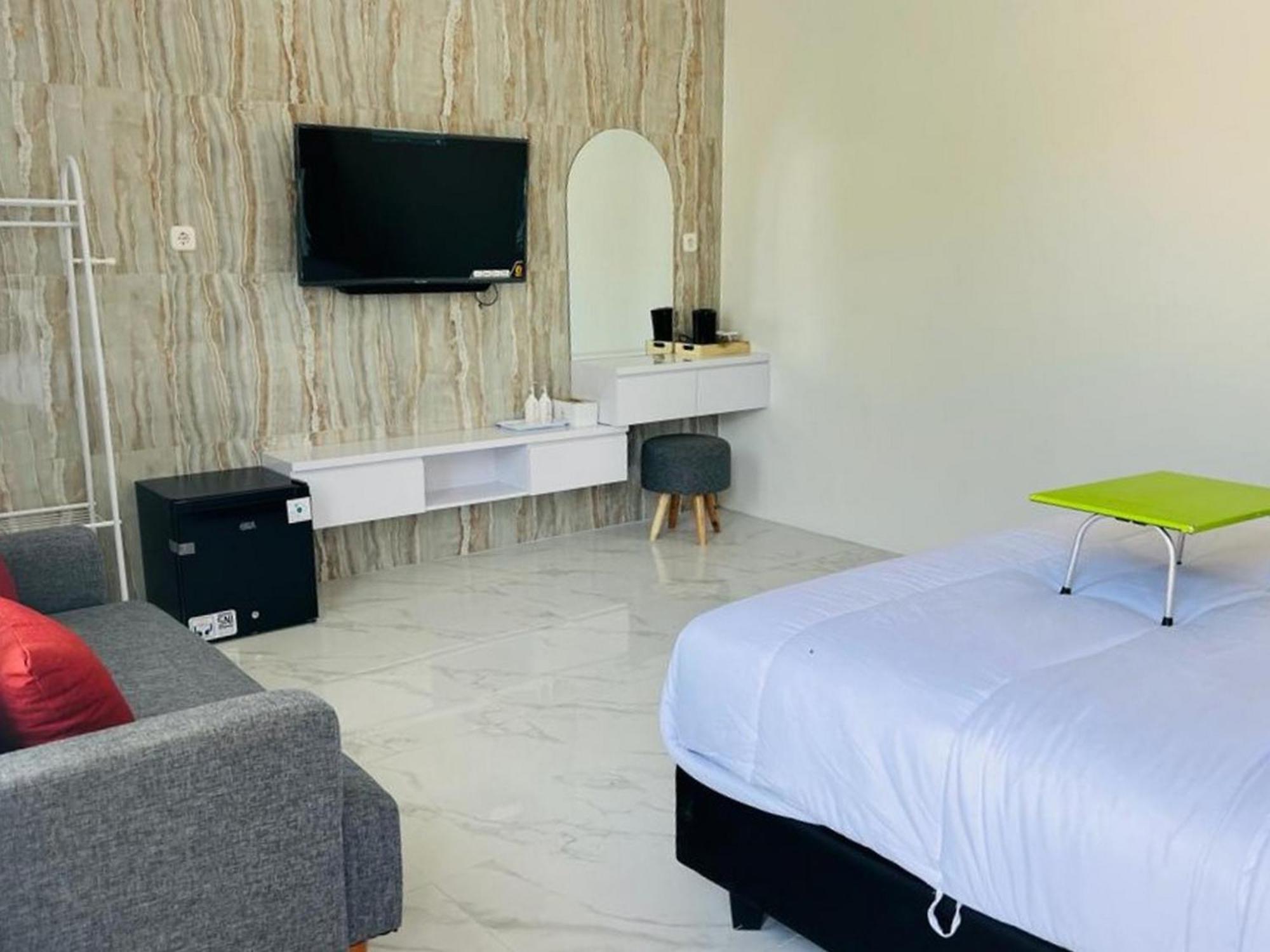 Urbanview Hotel Nimara Ngawi By Reddoorz Exteriér fotografie